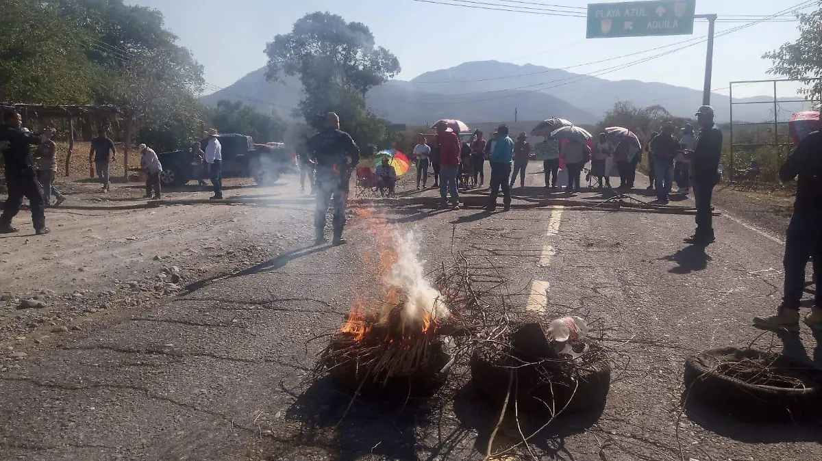 bloqueo aquila